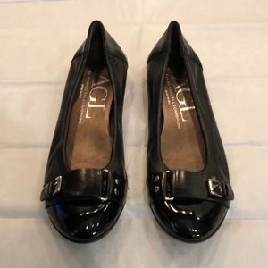 Classic Leather AGL flats with buckle Size 7.5